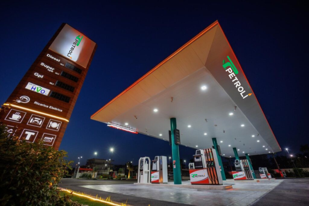 Distributore P.Petroli Casalnuovo di Napoli